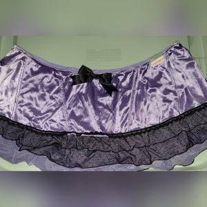 Cacique lingerie skirt. NWT. Size 22/24.
